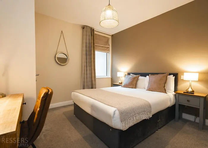Rooms At The Dressers Arms